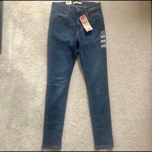 🔥SOLD🔥 NWT Levi’s 721 High-Rise Skinny Jeans
